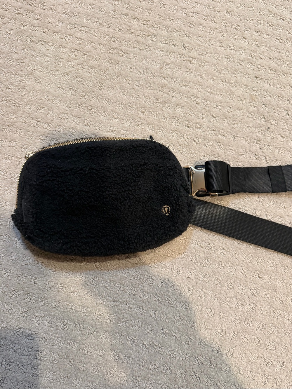 lululemon sherpa belt bag
